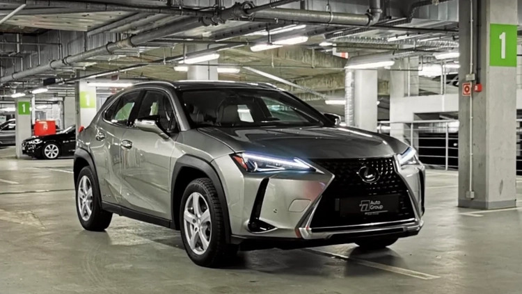 Lexus UX cena 132900 przebieg: 31951, rok produkcji 2019 z Kraków małe 154